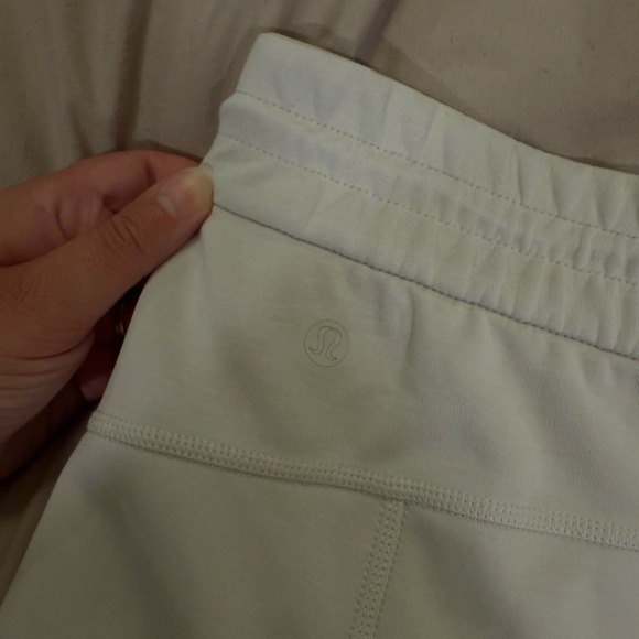 Lululemon Softstreme High-Rise Short 4" - Picture 4 of 6